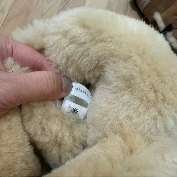 UGG Women's Bailey Bow Tall II Chestnut Suede Boots Size 8 Retail for $250 - Picture 5 of 11